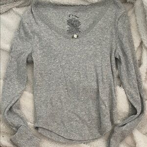 art class Gray Ribbed Long Sleeve Scoop Neck Top with Heart Button Accent